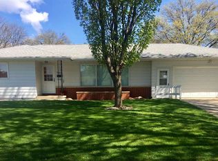 520 Hilltop Rd, Waterloo, IA 50701