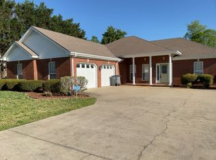 11 Cedarbrook Ln, Killen, AL 35645