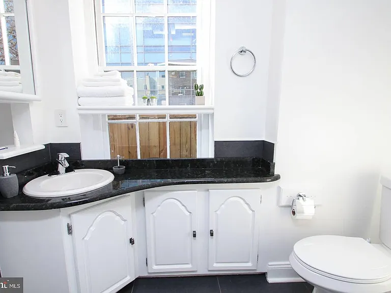 44 S 3rd St #3 — Photo 9
