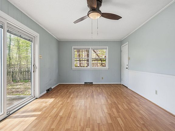 3rd image of 511 Hunter St