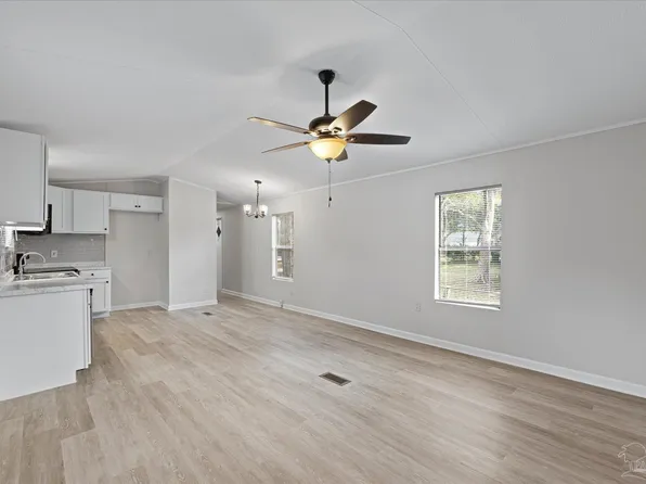 3516 N South St #B, Pensacola, FL 32505