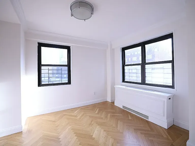 305 E 86th St #7R — Photo 12