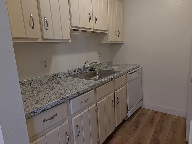 Autumn Ridge Apartments — Photo 8