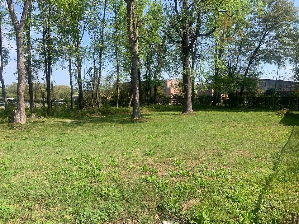 2nd image of 4974 Nesbit Ave