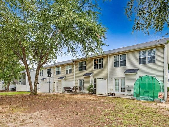 2nd image of 6964 Gallant Cir