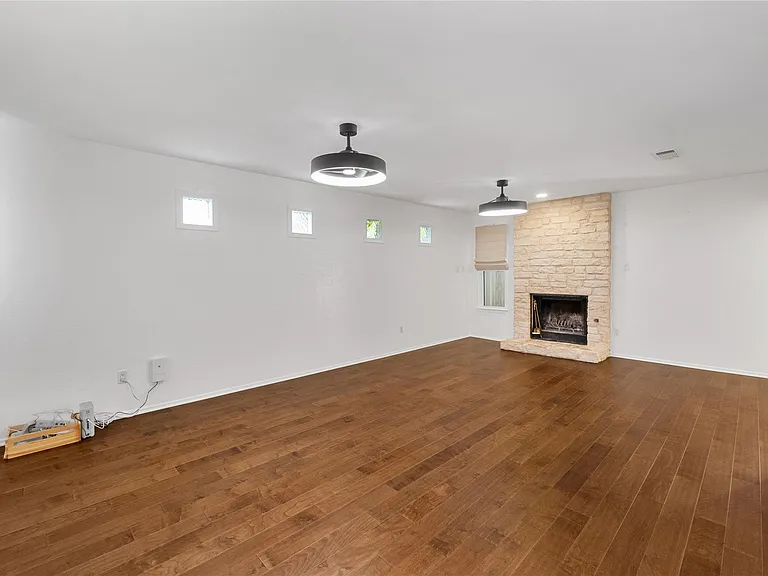 7602 Banpass Ln — Photo 6