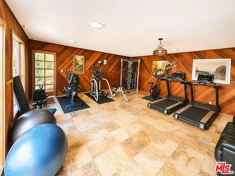 525 S Ardmore Ave #261 — Photo 6