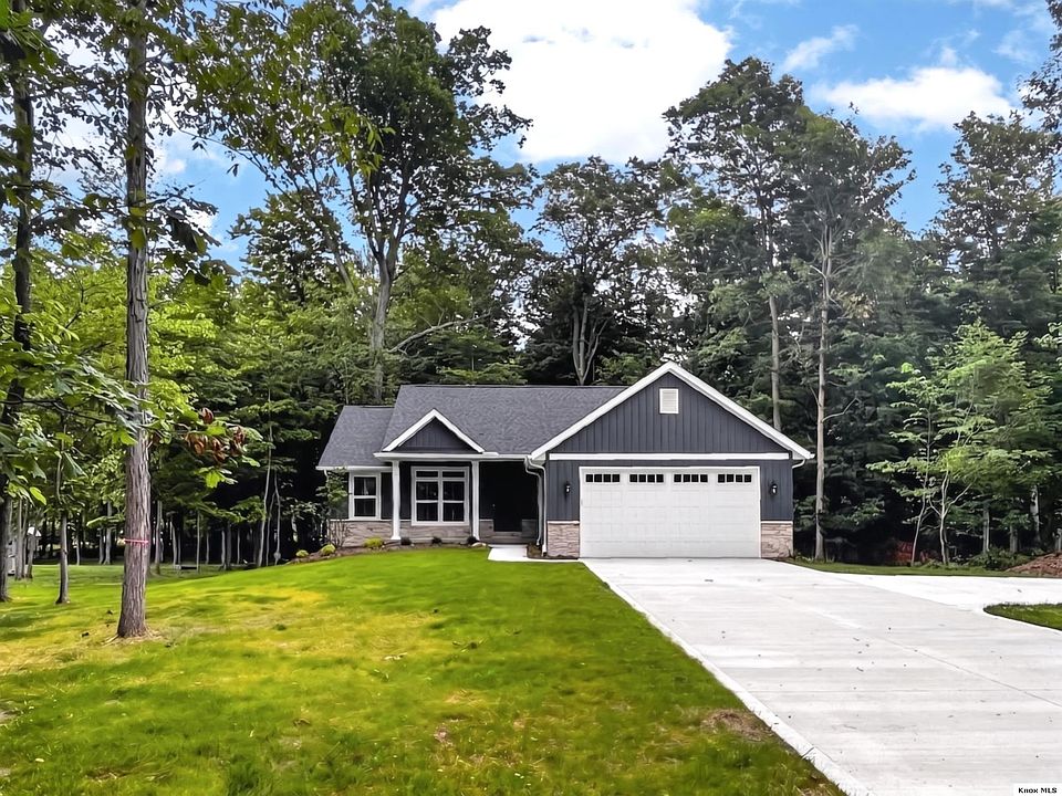 1st image of 532 Floral Valley Dr W