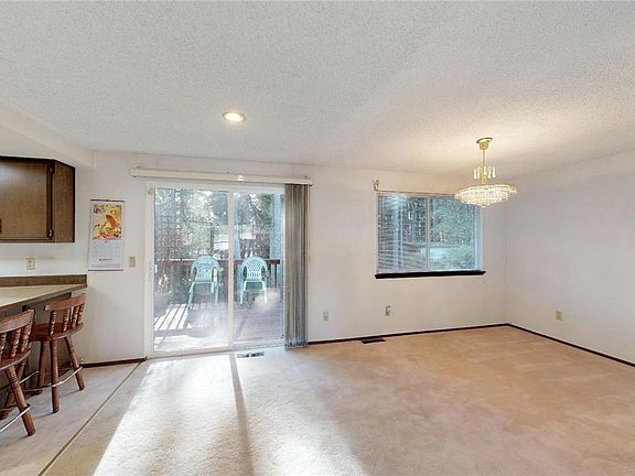 5th image of 6954 SE Dorlane Ct