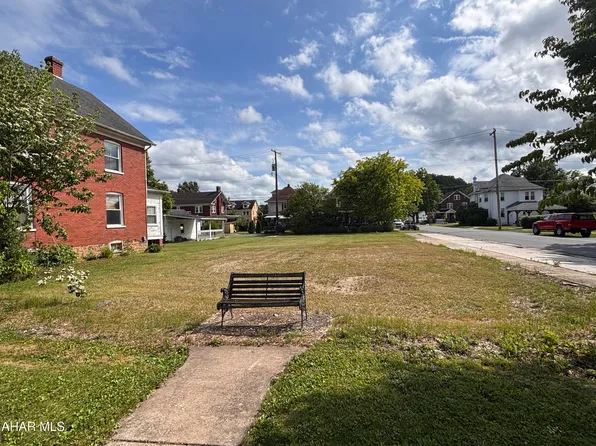526 Martin St, Bellwood, PA 16617