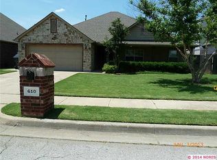 610 N Emerson St, Jenks, OK 74037