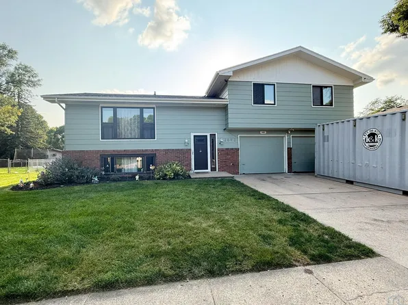 2092 Roundtable Rd, Sergeant Bluff, IA 51054