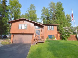 10135 Le Doux Ln, Eagle River, AK 99577