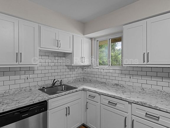 5th image of 1149 Walker Ave