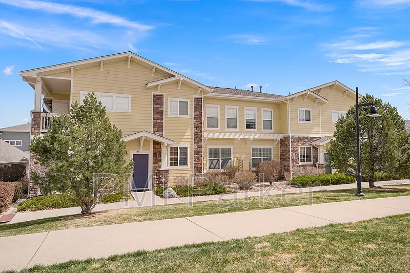 2 bed, 2.0 bath, 1206 sqft, $2,000 — Photo 2