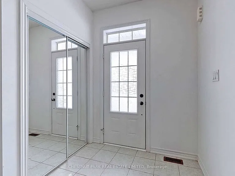 808 Oreilly Cres — Photo 9