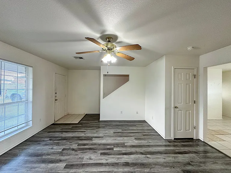 4004 Eula Bea Ct — Photo 6