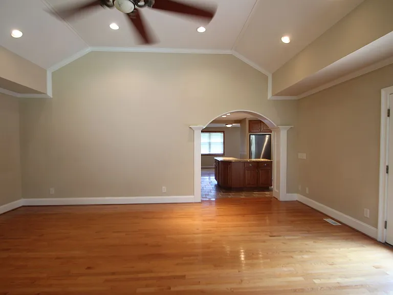 1636 Amber Ln — Photo 11