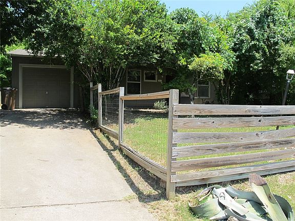 2nd image of 3011 Garden Villa Ln