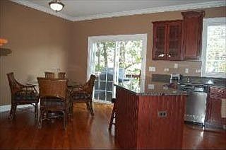 4th image of 806 Shandrew Dr