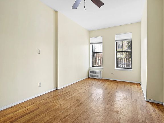 3rd image of 471 17th St APT 1