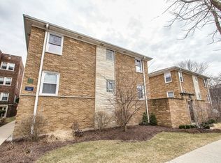 33 S Madison Ave #1C, La Grange, IL