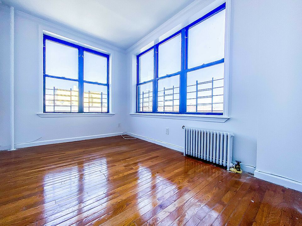 1st image of 24-09 28th St #31