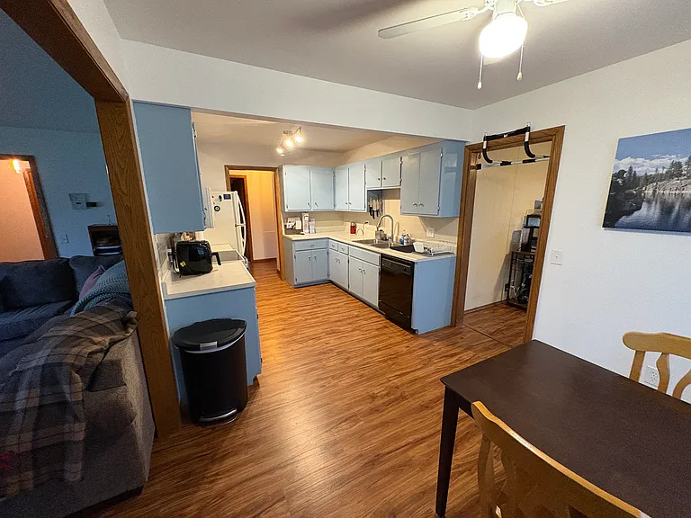 3102 Churchill Dr — Photo 3