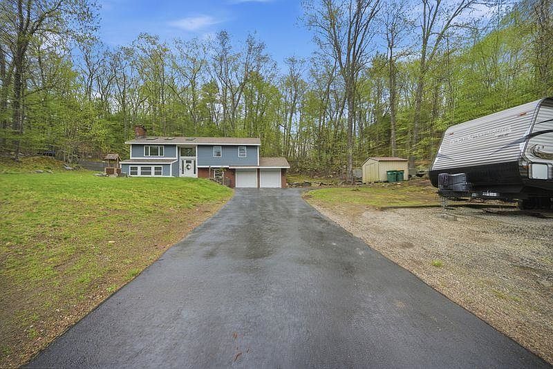 1st image of 10 Hillside Road