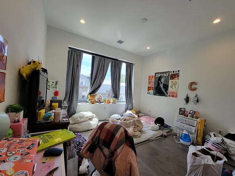 433 N 35th St #1R — Photo 10
