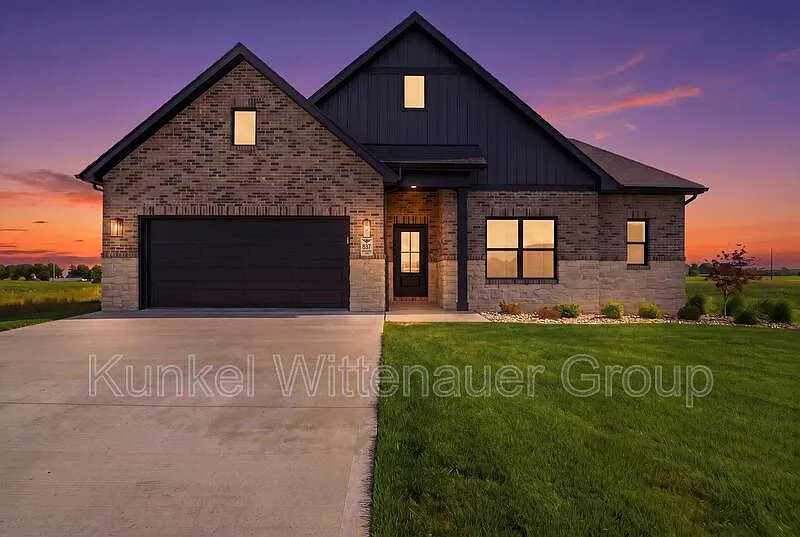 3 bed, 3.0 bath, 2682 sqft, $3,000 — Photo 4