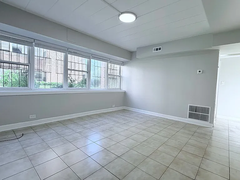 6015-23 N Fairfield Ave — Photo 2