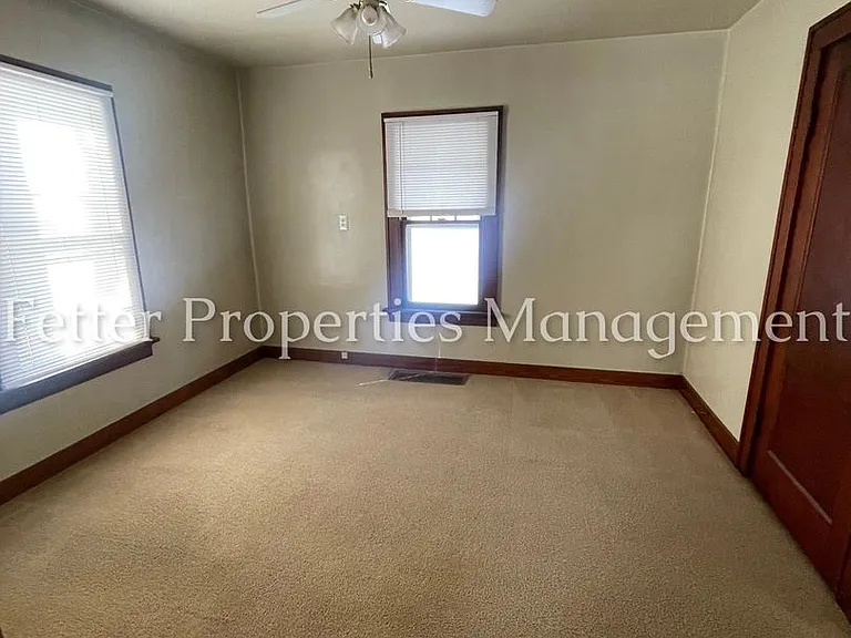 1621 Burdette Ave — Photo 6