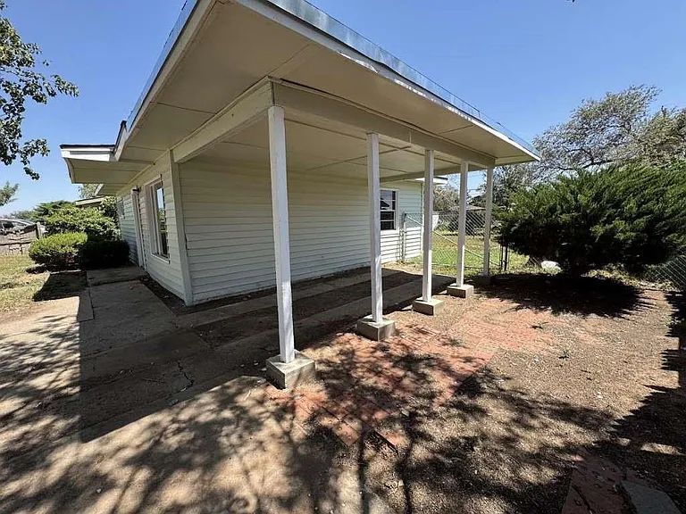 904 E Stanford St — Photo 17