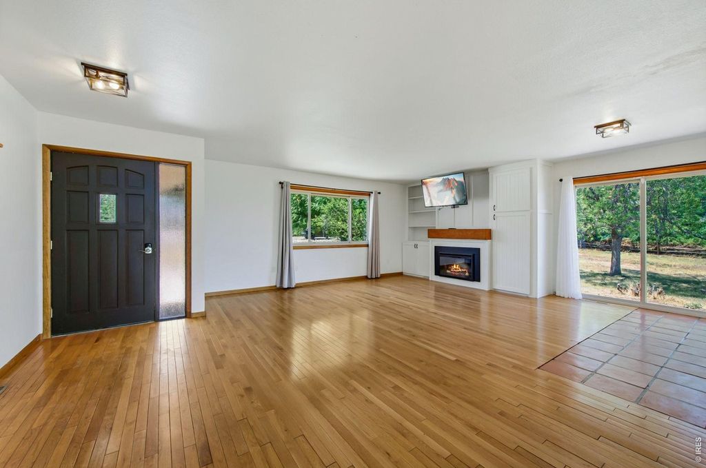 5005 Swainsona Dr
