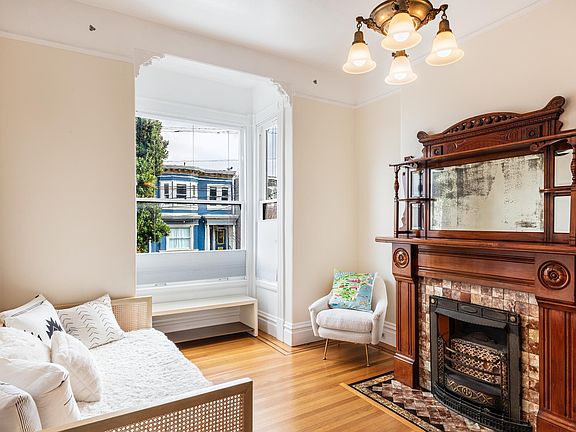 4th image of 810 Douglass St