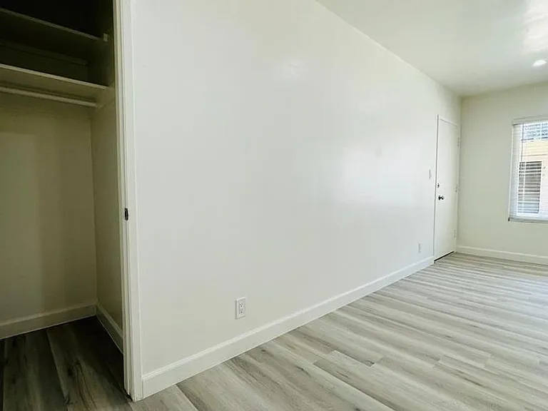 4021 Stevely Ave — Photo 26