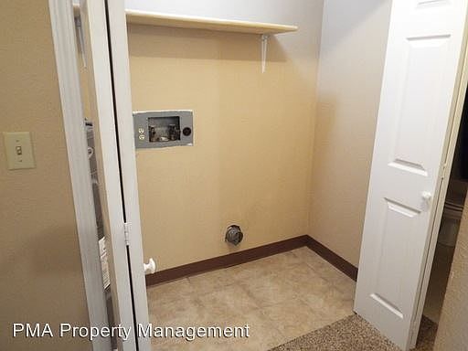 5th image of 703 Skyline Dr #D