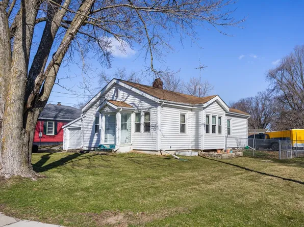 1023 Black Bridge Rd, Janesville, WI 53545
