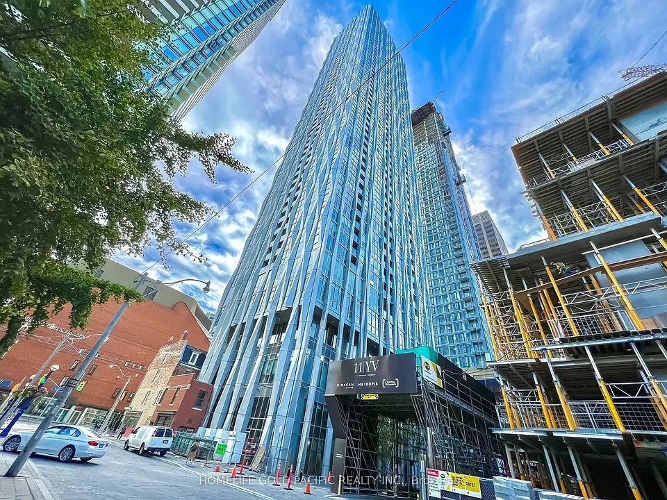 1 Yorkville Ave #4612