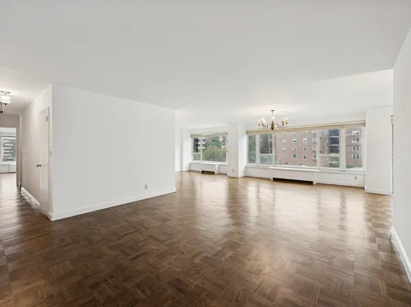 166-25 Powells Cove Boulevard image 2 of 40