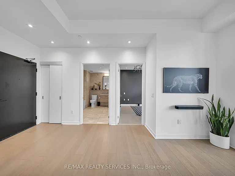 501 Adelaide St W #1404 — Photo 18