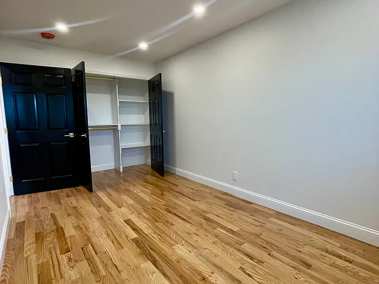 1045 Revere Ave #2 — Photo 10