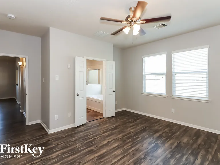 8330 Hampton Bay Dr — Photo 7
