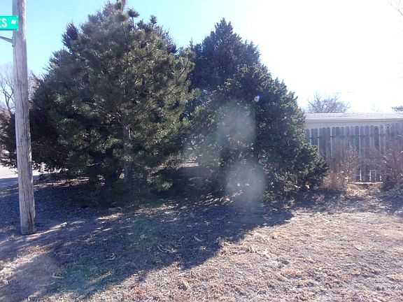 3rd image of 1721 N Hayes Ave