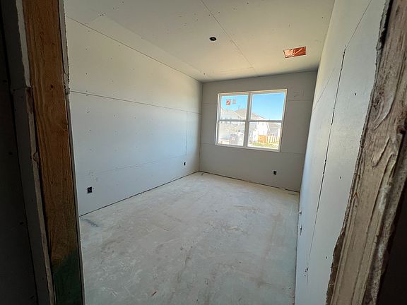 142 Marvins Bend Interior Image 3