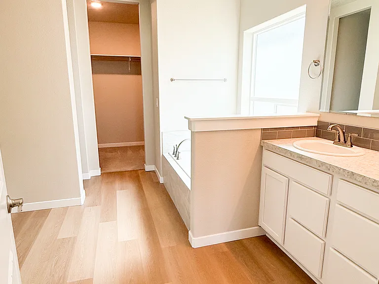 3605 S Rosa Parks Way — Photo 11