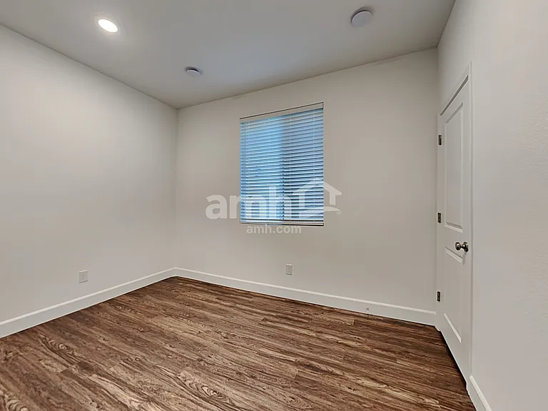 10074 Cathedral Spires Ave — Photo 14