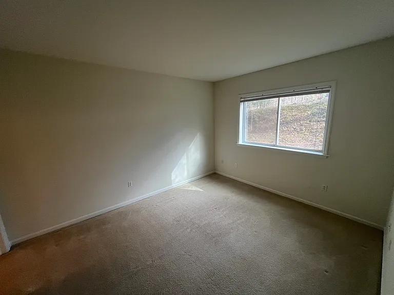 942 Oakwood Ave — Photo 12