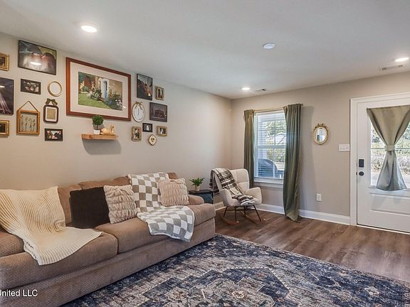 4th image of 13337 Kelly St #5
